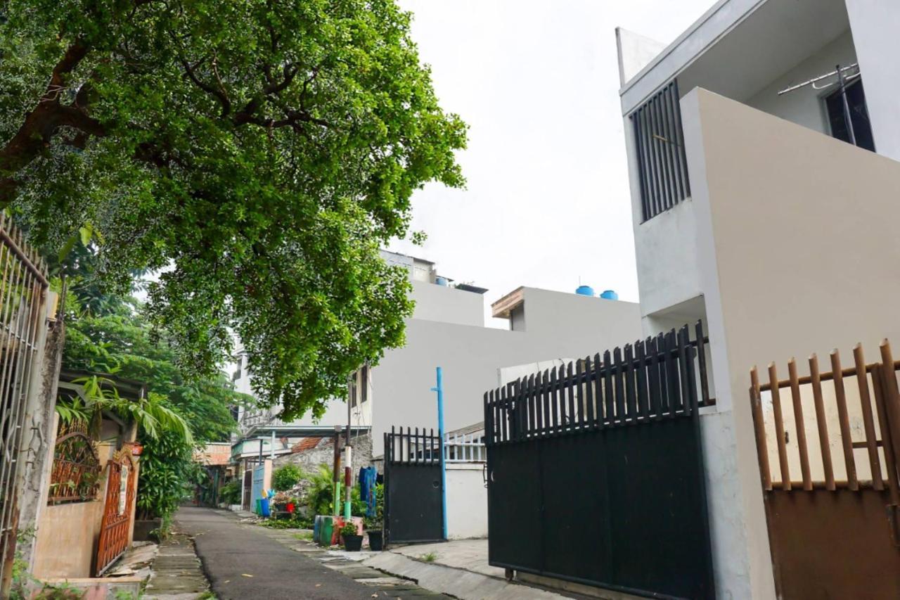 Super Oyo 91074 Stariez Senen Syariah Hotell Jakarta Eksteriør bilde