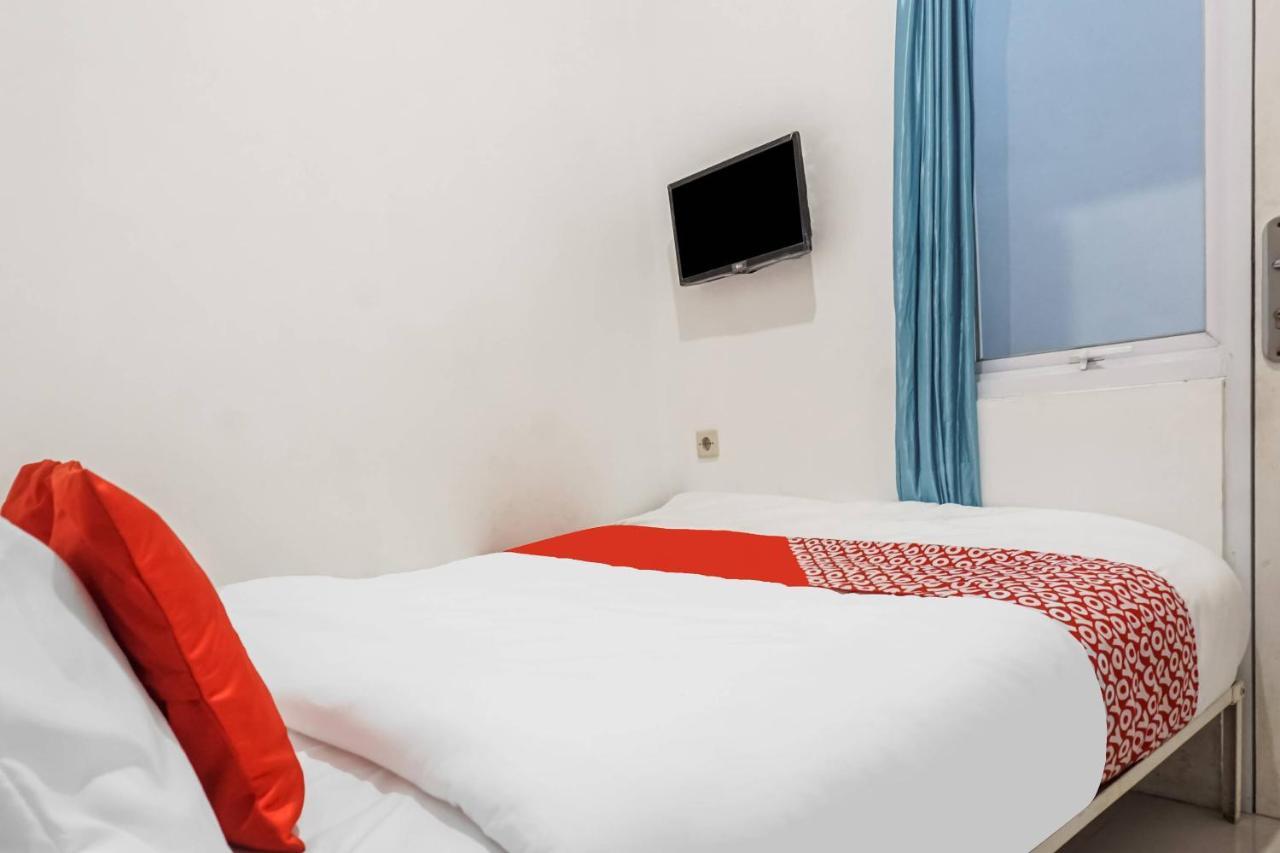 Super Oyo 91074 Stariez Senen Syariah Hotell Jakarta Eksteriør bilde