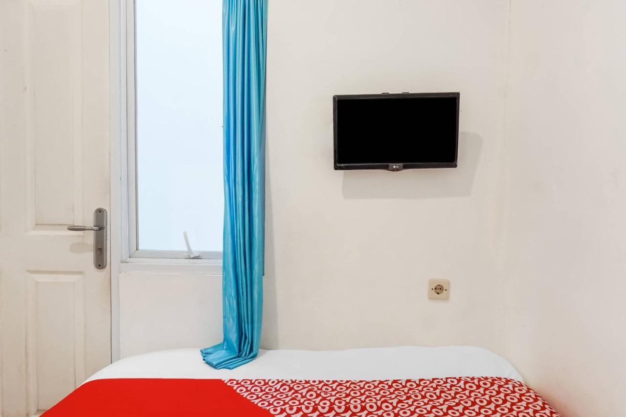 Super Oyo 91074 Stariez Senen Syariah Hotell Jakarta Eksteriør bilde