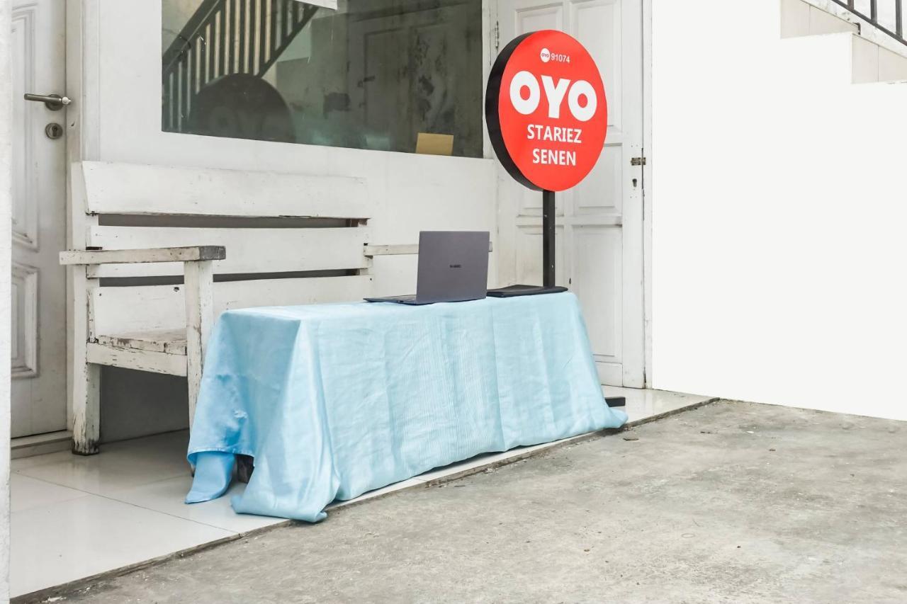 Super Oyo 91074 Stariez Senen Syariah Hotell Jakarta Eksteriør bilde