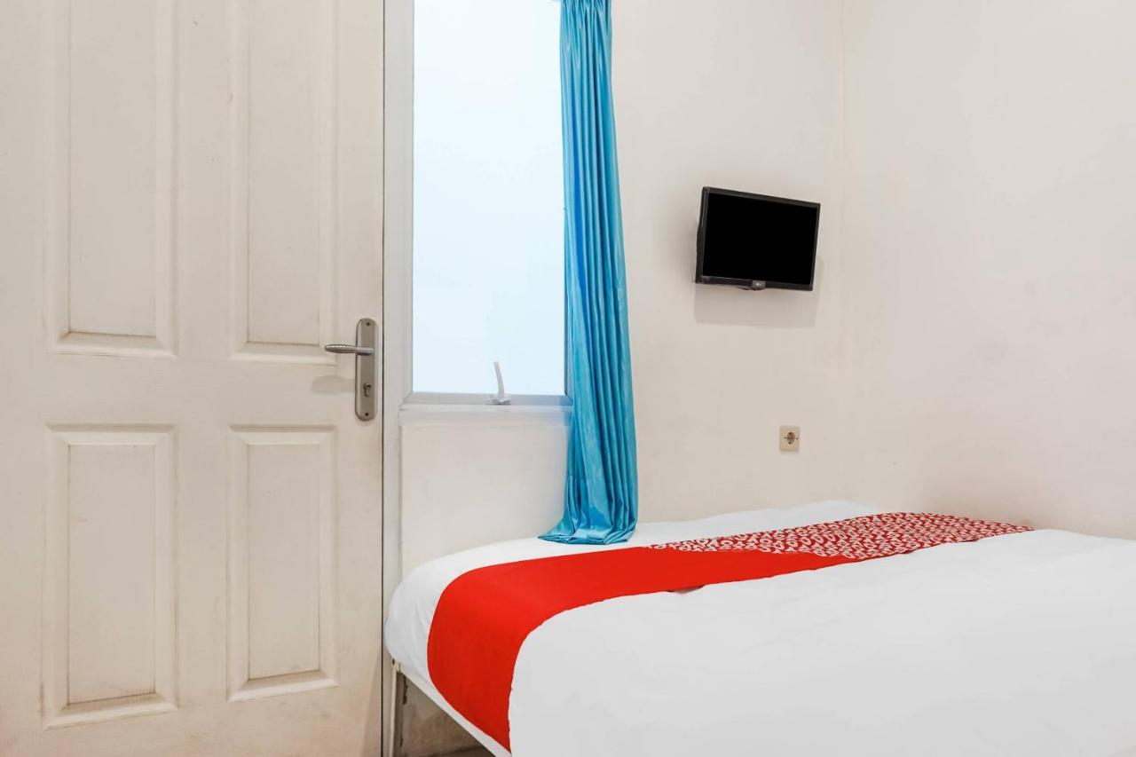 Super Oyo 91074 Stariez Senen Syariah Hotell Jakarta Eksteriør bilde