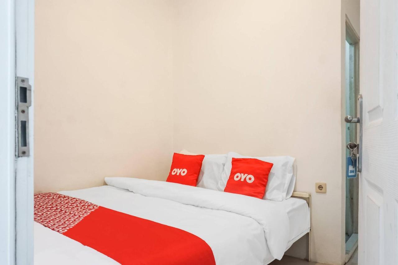 Super Oyo 91074 Stariez Senen Syariah Hotell Jakarta Eksteriør bilde