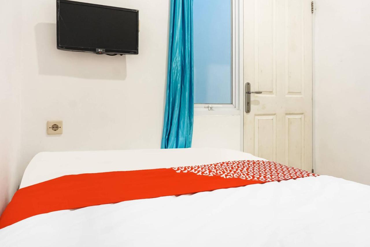 Super Oyo 91074 Stariez Senen Syariah Hotell Jakarta Eksteriør bilde