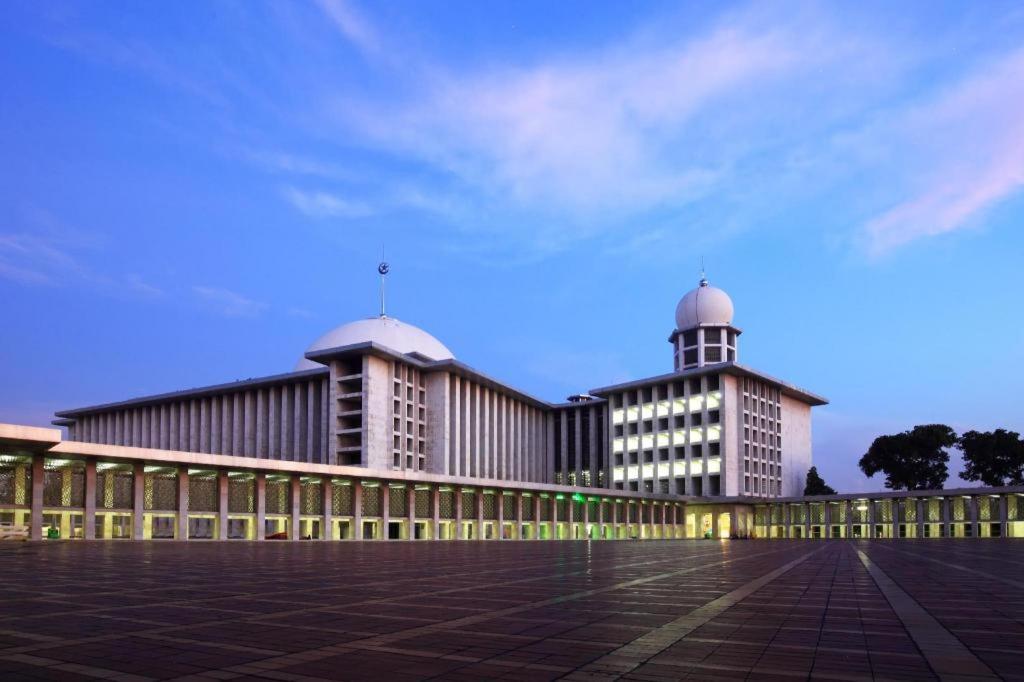 Super Oyo 91074 Stariez Senen Syariah Hotell Jakarta Eksteriør bilde